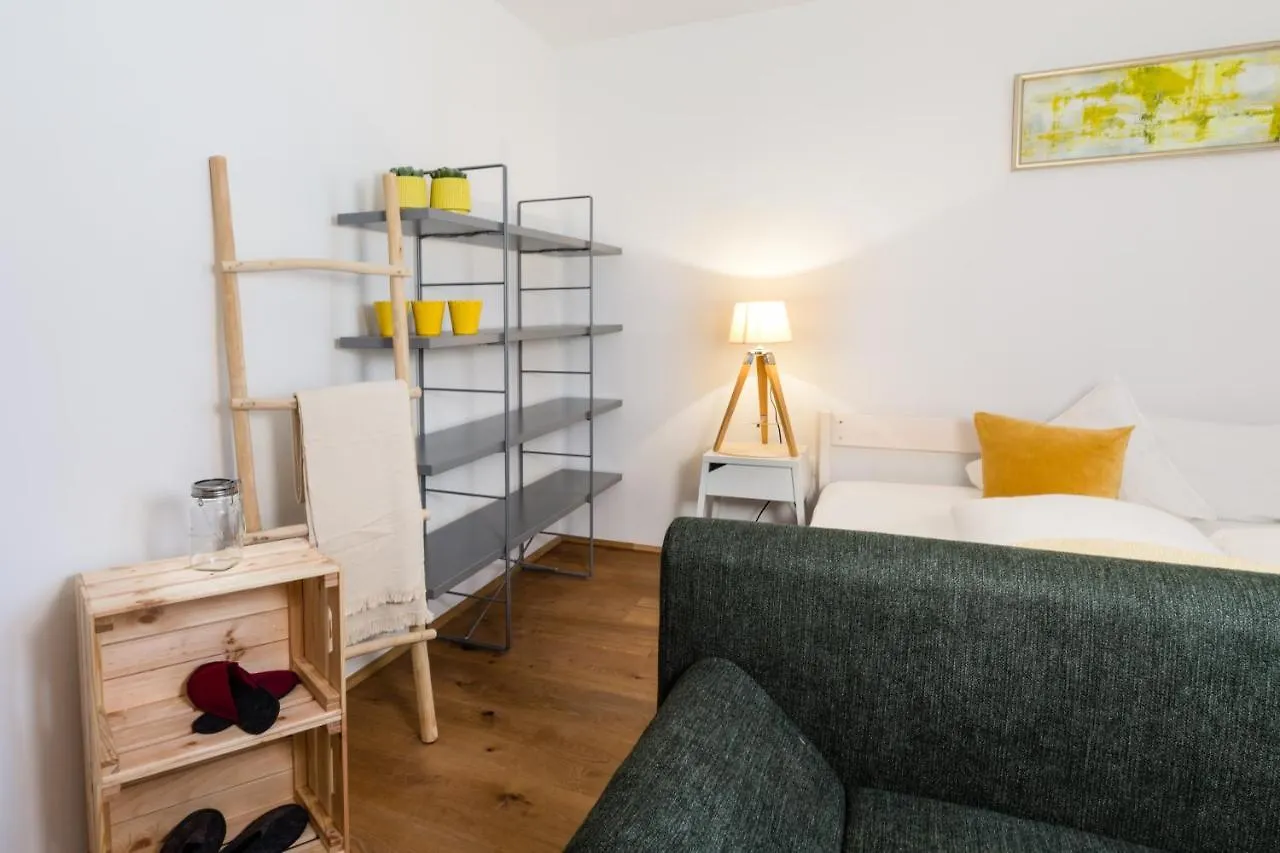 Apartment Macho Innsbruck 0*,  Austria